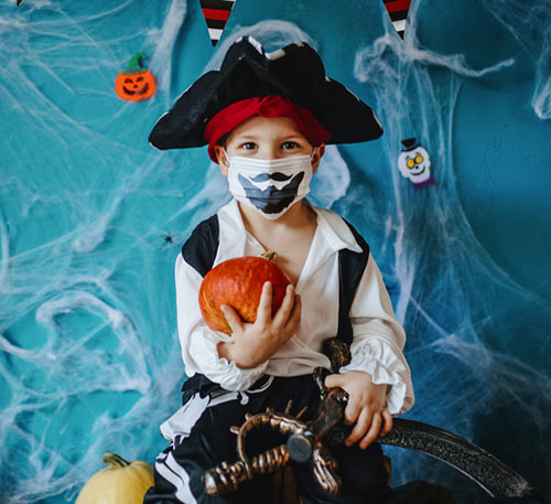 Child dressed as pirate