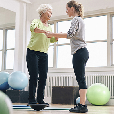 Senior balancing in therapy